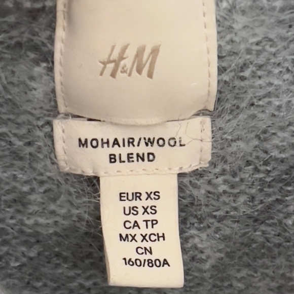 H&M Gray Crew Neck Sweater - Picture 4 of 5